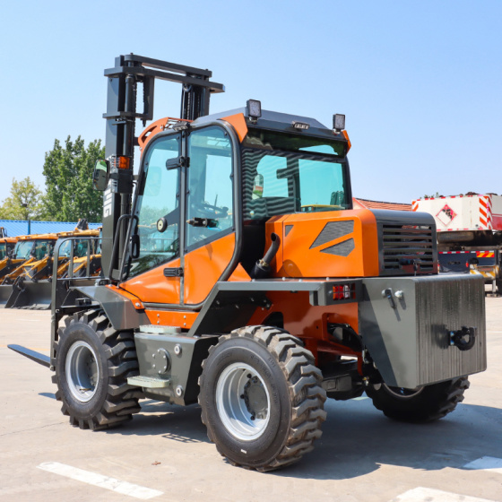 临晟：LTR35 - 3.5吨越野叉车