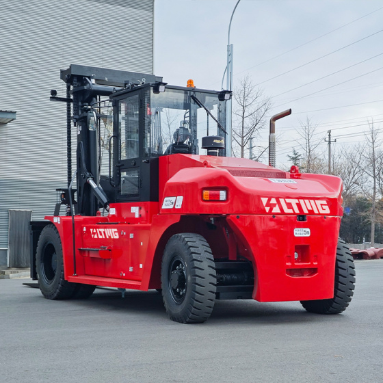 临晟：FD160 - 16吨柴油叉车