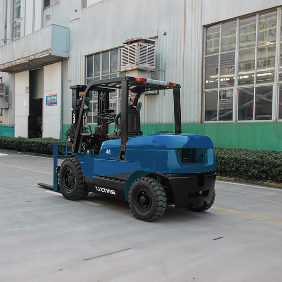 临晟：FD45 - 4.5吨柴油叉车