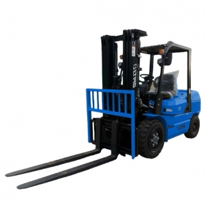临晟：FD35 - 3.5 吨柴油叉车