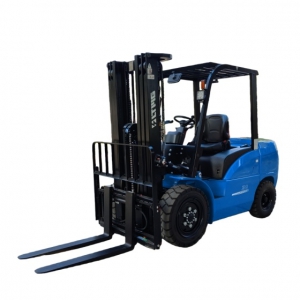 临晟：FD30 - 3吨柴油叉车