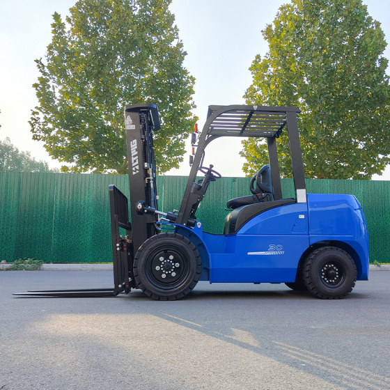 临晟：FD30 - 3吨柴油叉车