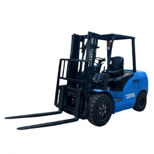 临晟：FD30 - 3吨柴油叉车