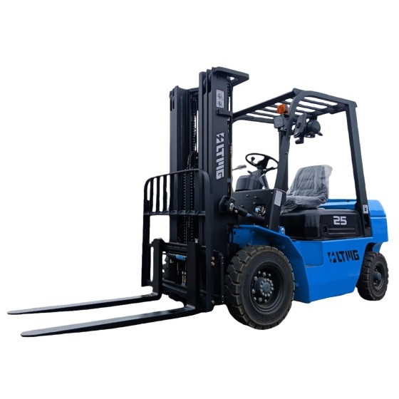 临晟：FD25 - 2.5吨柴油叉车