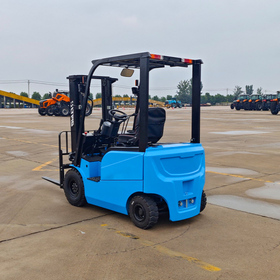临晟：FB15/18/20 - 1.5/1.8/2 吨电动叉车（铅酸电池）