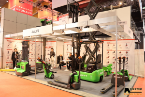 斯图加特，加力用产品说话