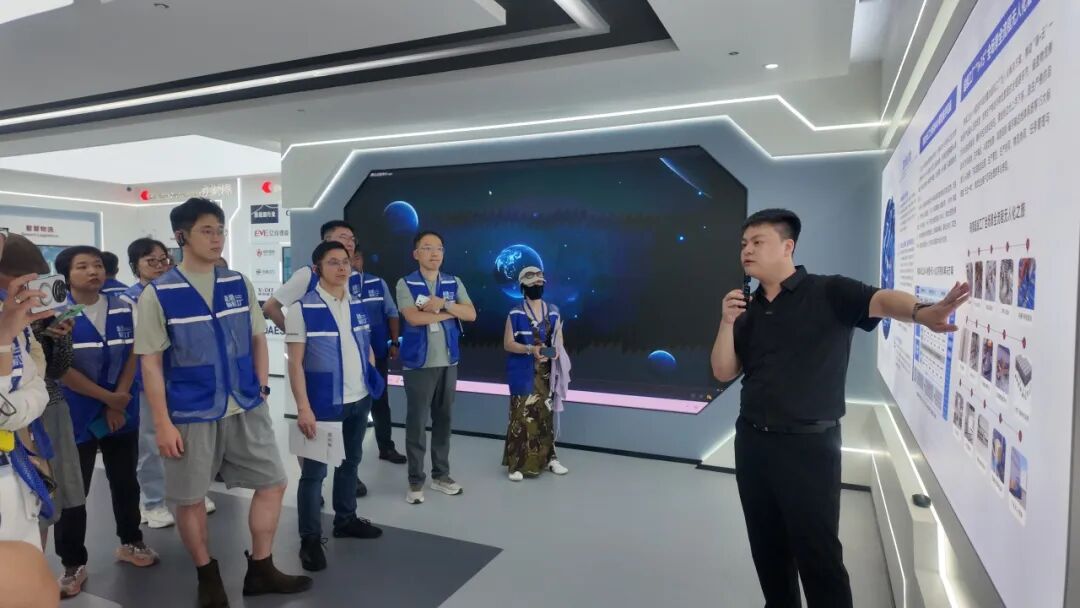 激荡思想，智造未来：吴晓波频道企业家考察团访磅旗科技，探寻AI重构制造业的底层逻辑