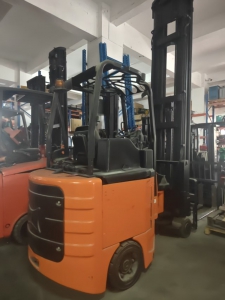 二手坐驾式电动前移式叉车 高位门架仓储堆垛车