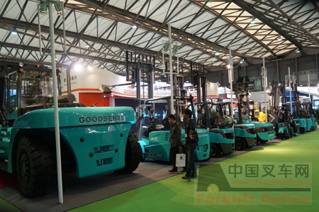 吉鑫祥在CeMAT展会上