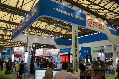 一小时快充电谁与争锋—比亚迪电动叉车参展CeMAT2013