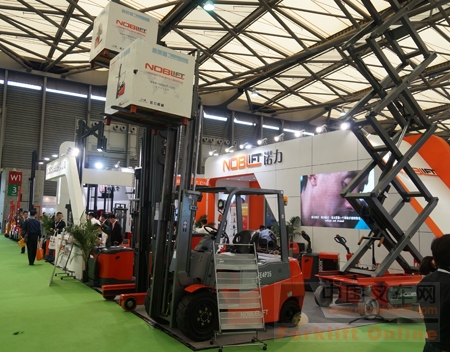 诺力在CeMAT展会上