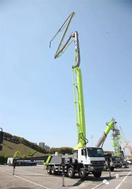 新华通讯社：中联重科转型稳增长