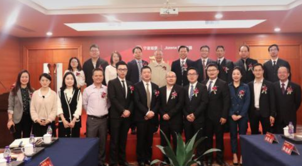 珈伟新能携手宁波如意打造电动叉车新格局