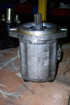 专业经营各类国产/进口叉车、电瓶叉车配件，承接各类叉车维修/保养业务。13112701983