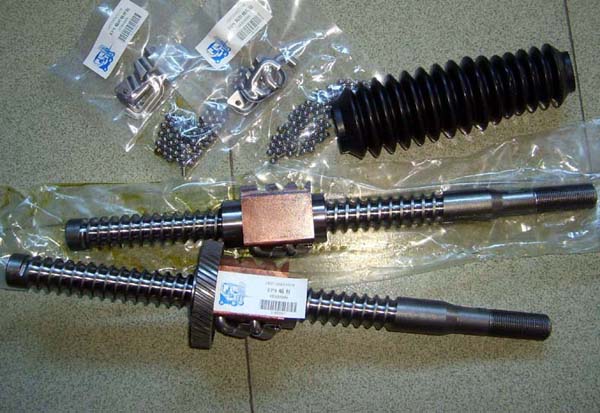 螺杆 转向丝杆  转向修理包 小松 力之优 TCM 丰田  神刚