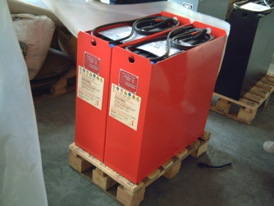 堆高车电池 镇江太极电源 2VBS210--15VBS1500,2PZS120---12PZS1200