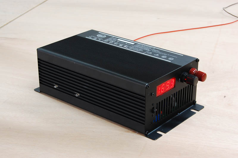 电动车充电器 锂电池充电器 蓄电池充电器 电池充电器 叉车充电器 24V25A 三年质保 HJ-2425B/BL