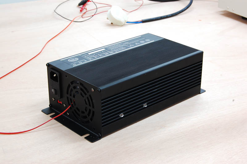 电动车充电器 锂电池充电器 电池充电器 蓄电池充电器 叉车充电器 24V30A 三年质保 HJ-2430B/BL