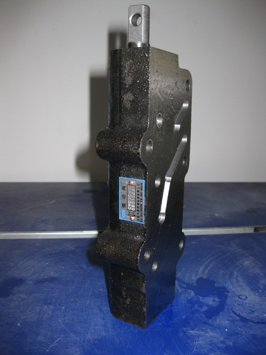 进口内燃叉车发动机配件及车身件 C240、小松、林德、大宇、丰田等