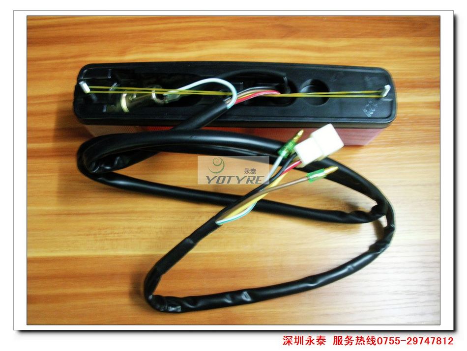 深圳永泰丰-日产叉车后尾灯