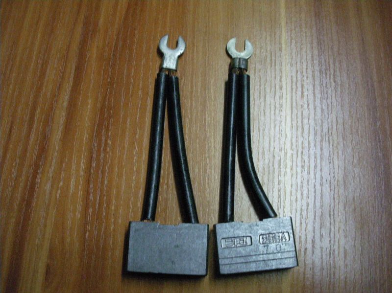 力至优叉车配件 力至优叉车马达碳刷 液压马达碳刷