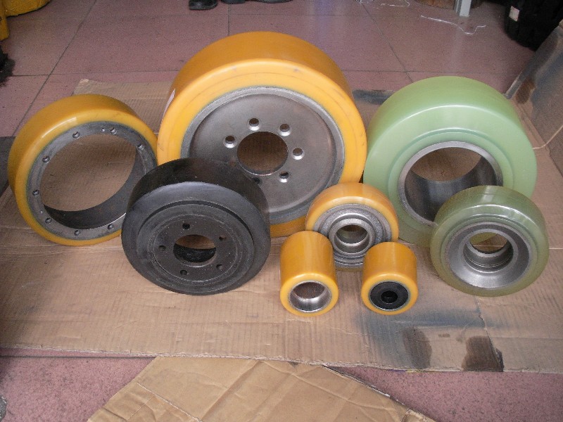 供应各种品牌电瓶叉车轮子 林德轮子 齐全