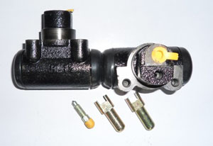 制动分泵下，分泵中间高 CPC;TCM-5T