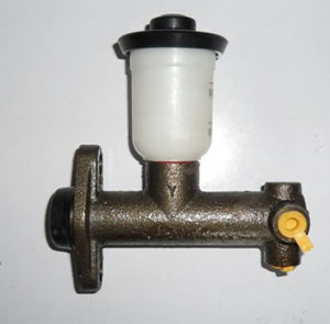 3T总泵上下孔；制动总泵 杭叉合力TCM5T