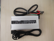 全智能充电器 DYT12V10A-C