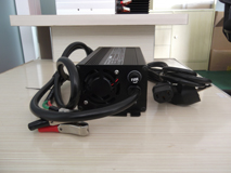 全智能充电器 DYT12V10A-C