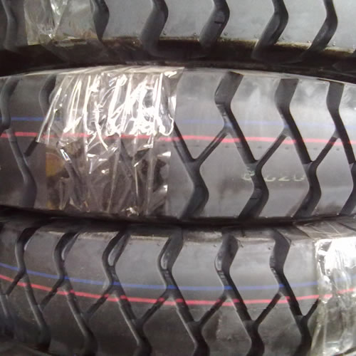 正新叉车充气轮胎 28*9-15 28*9-15 650-10 600-9 700-12 18*7-8 825-15 300-15