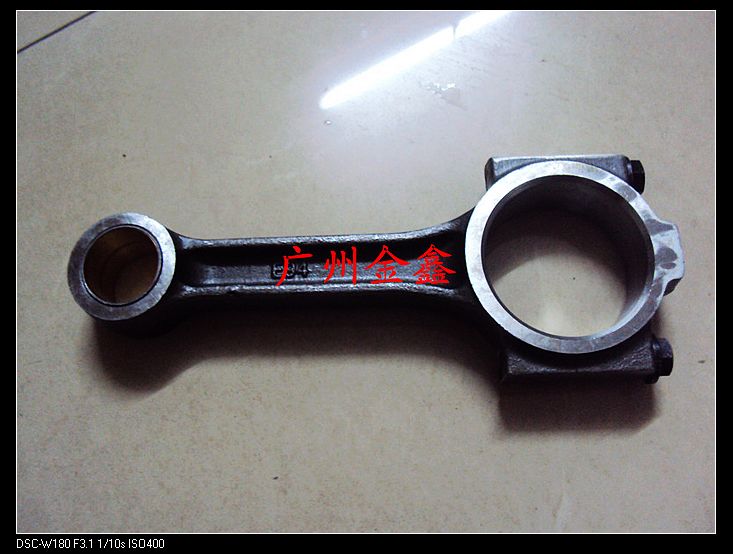 小松叉车配件4D94E连杆总成 4D94E，4D94LE