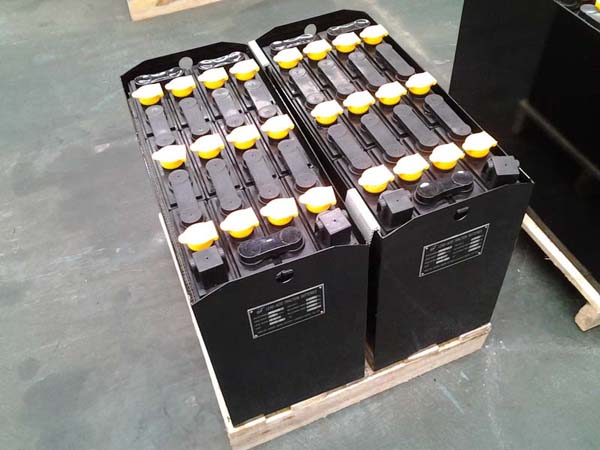 供应电动堆高车蓄电池 3PZS210