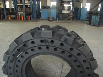 成都叉车实心轮胎 工程实心轮胎 23.5-25_中国叉车网(www.chinaforklift.com)