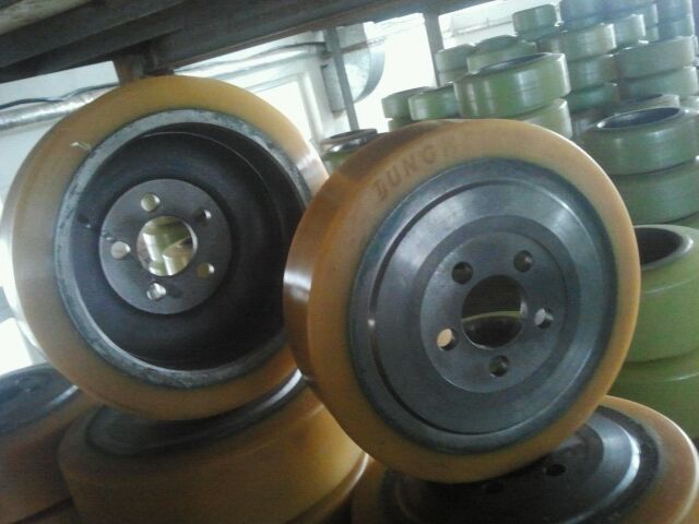 湖州电动叉车轮胎、永恒力聚氨脂叉车轮子