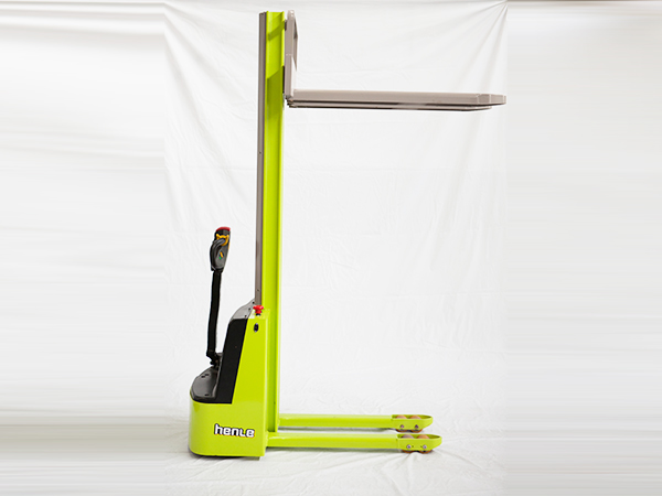 恒力电动堆高机