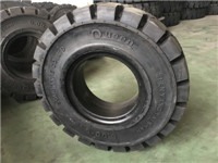 双钱泰山叉车轮胎生产厂家出售18*7-8 等多型号叉车实心胎实心 18*7-8