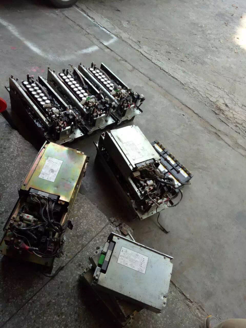 丰田TOYOTA 7FB10 7FB15 7FB18 7FB20 7FB25 7FB30 7FB35 7FBR15 7FBR20 7FBR18 7FBR20 7FBR25 7FBR30 电动叉车拆机主