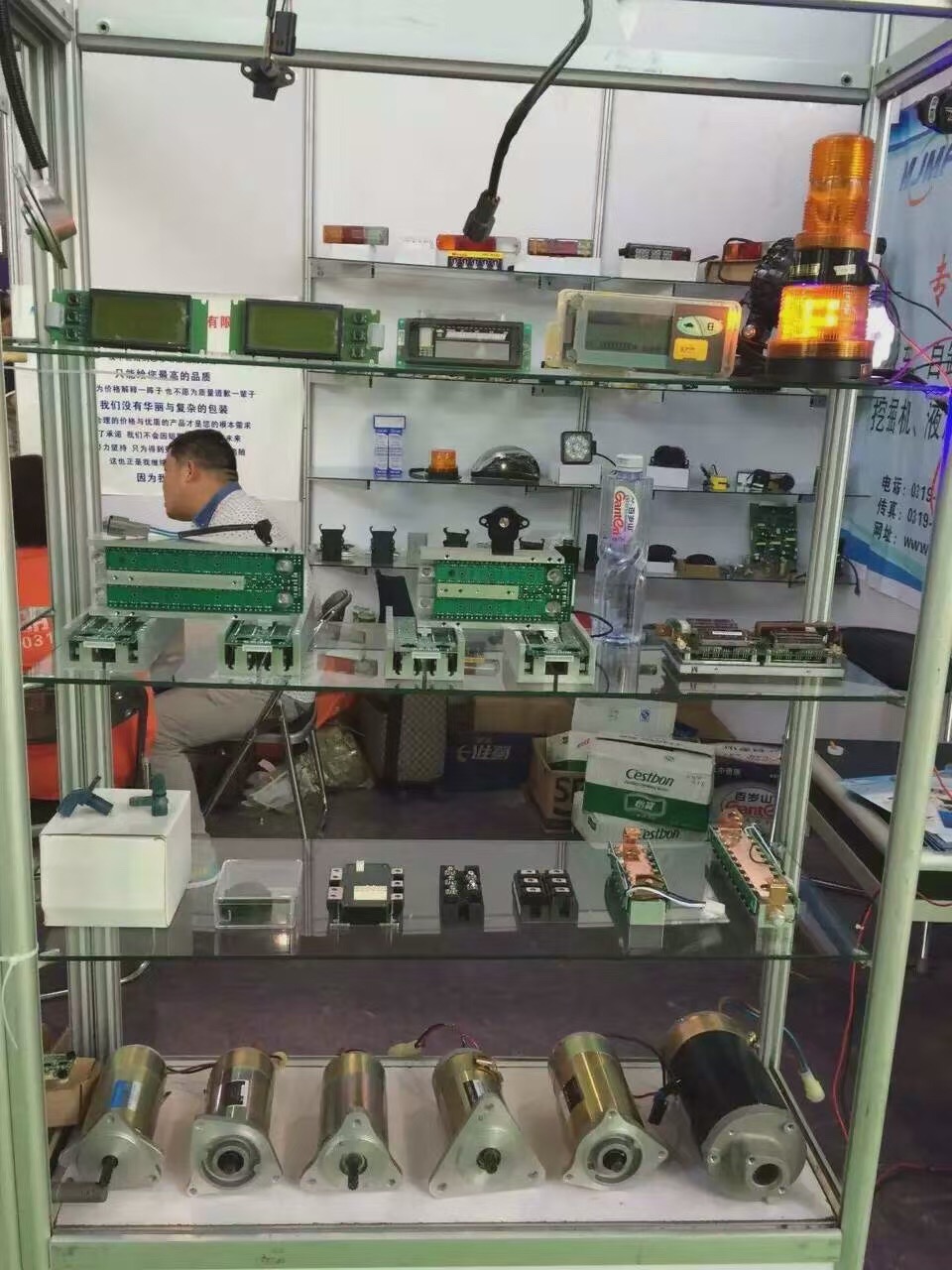 丰田TOYOTA 7FB10 7FB15 7FB18 7FB20 7FB25 7FB30 7FB35 7FBR15 7FBR20 7FBR18 7FBR20 7FBR25 7FBR30 电动叉车拆机主