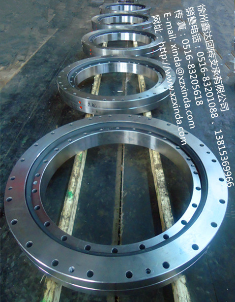 单排四点接触球式 011.20.200