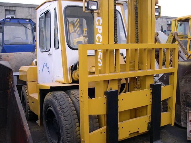 上海楚合:租赁叉车上海出租叉车昆山叉车长期租赁 HELI合力1-10吨