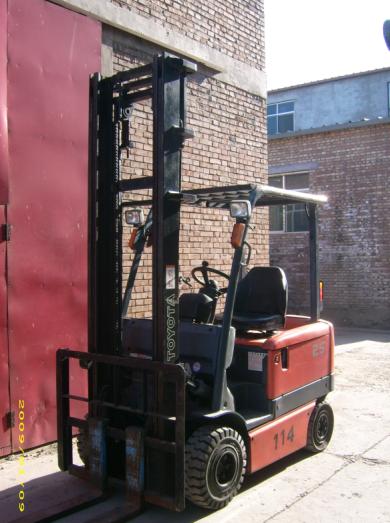 114#电动平衡重叉车 6FB25