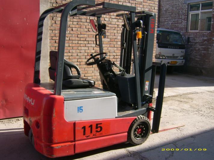 115#电动三支点平衡重式叉车 FBT15P-60-300
