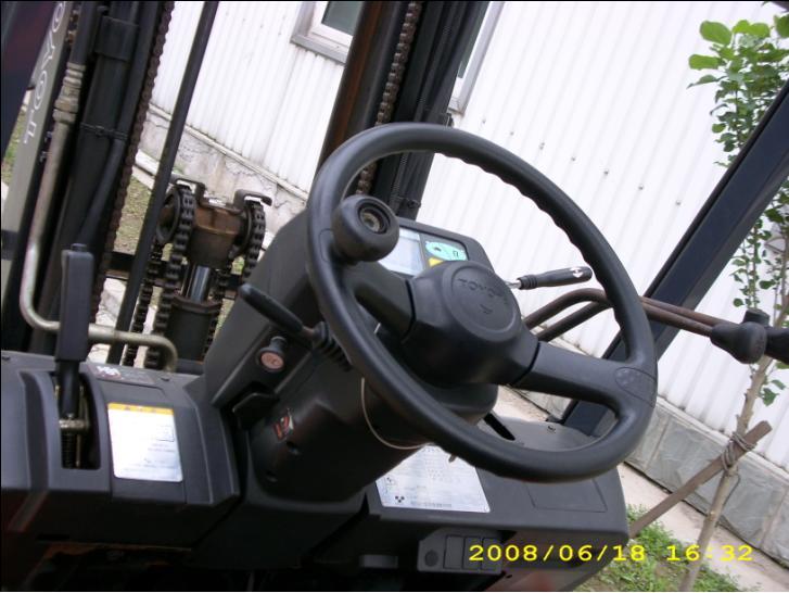 106#电动平衡重叉车 7FB15