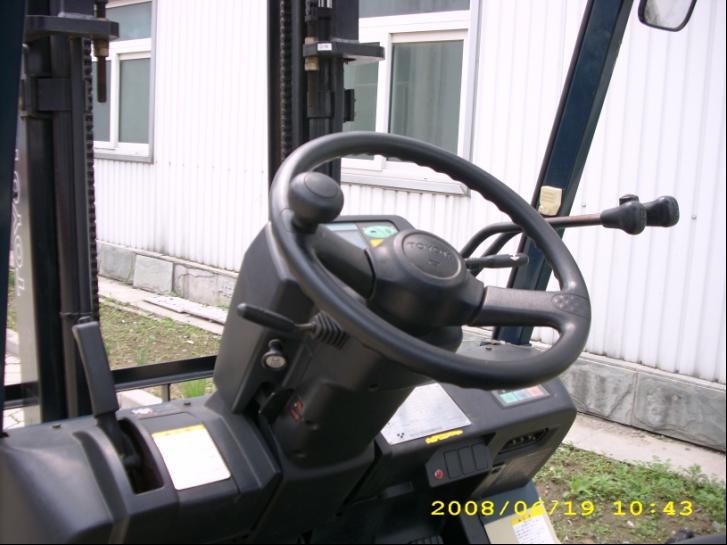 103#-丰田电动平衡重叉车 7FB18