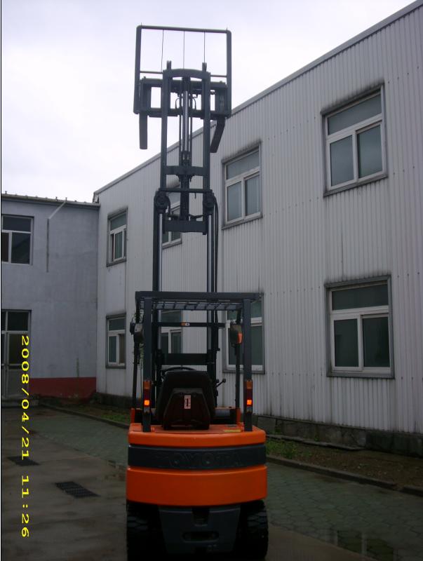 011#-丰田电动平衡重叉车 5FB25