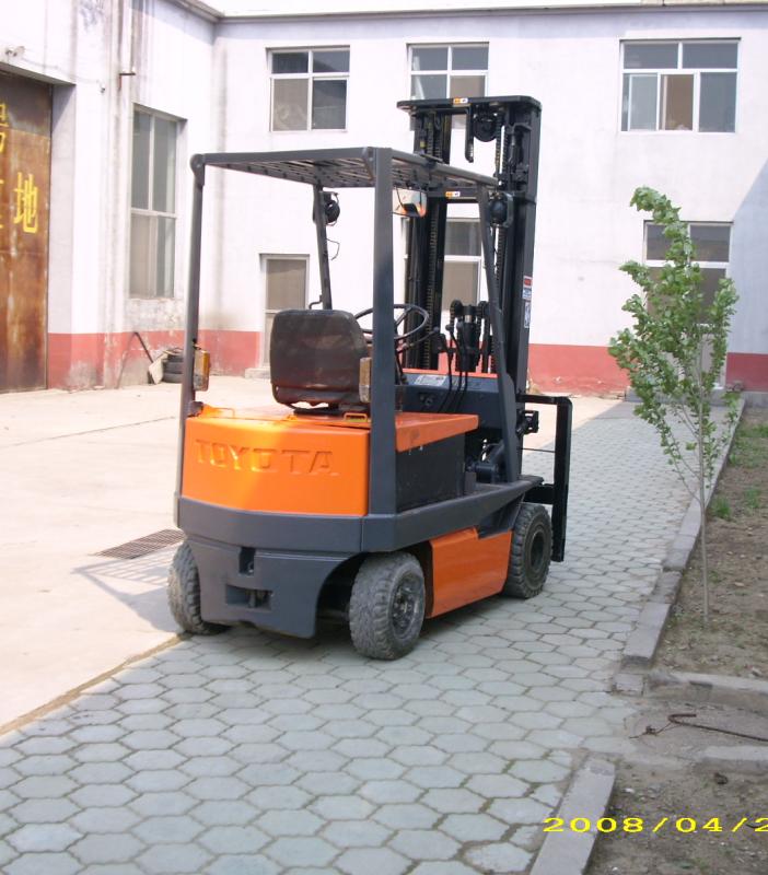 086#-丰田电动平衡重叉车 4FB25