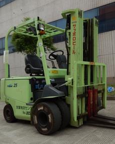 力至优四轮电动平衡重叉车 FB25PW-75B-450M