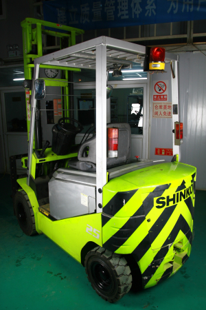 神钢电动叉车277# 8FB25R