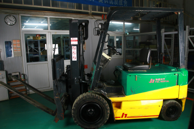 小松电动叉车074# FB30EX-5